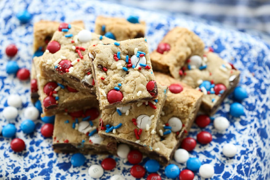 Chocolate chip cookie bars with sprinkles and m&m